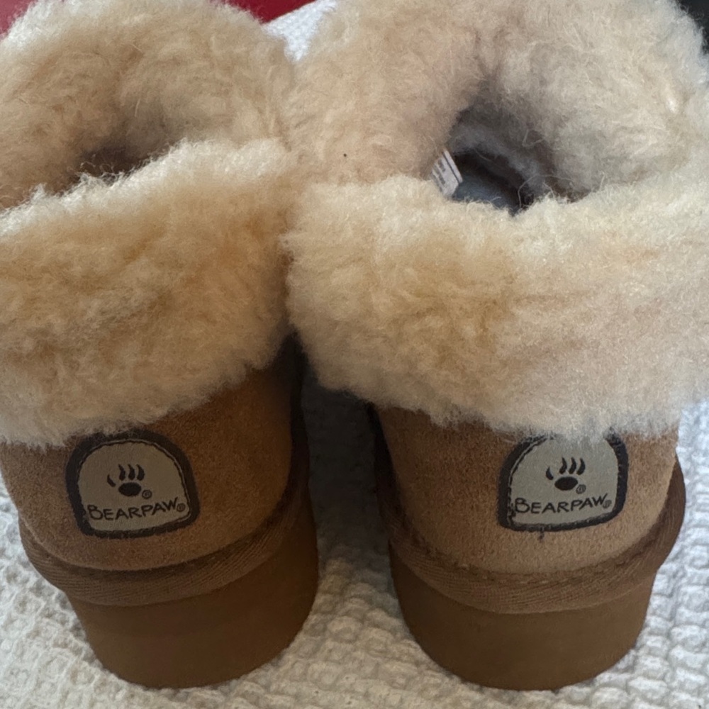 Bearpaw ladies Classic Shearling Cuff Boots in Chestnut